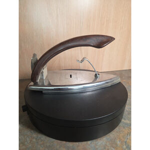 VINTAGE General Electric Automatic 375 WATT Travel Iron No.139F18